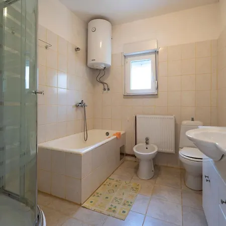 Apartment Ema *